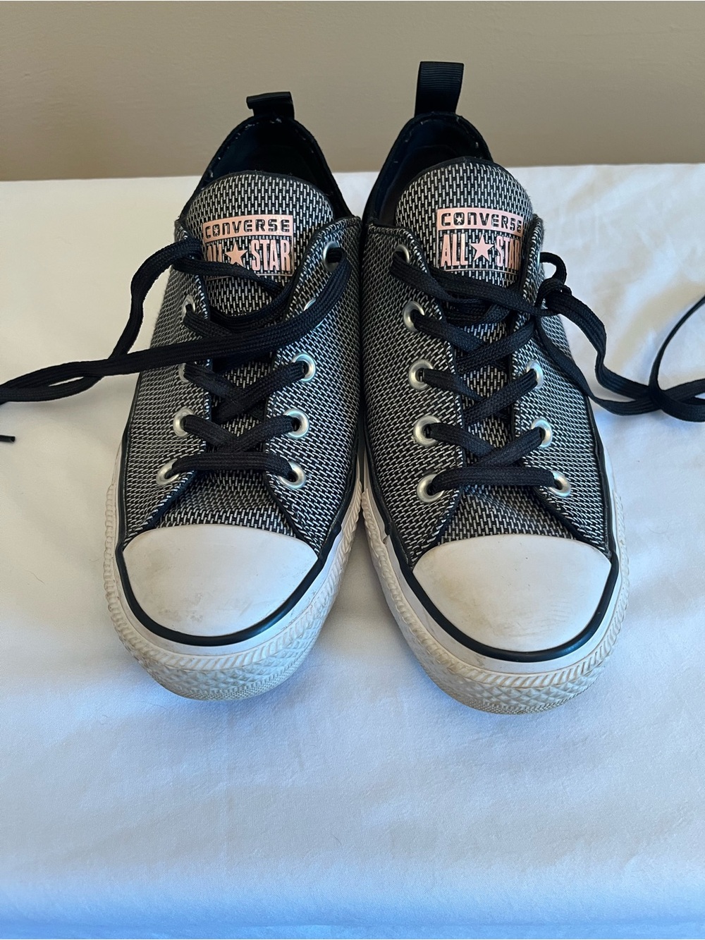 ALL STAR Converse Size 8 All Star Low Top Sneakers - Black/White